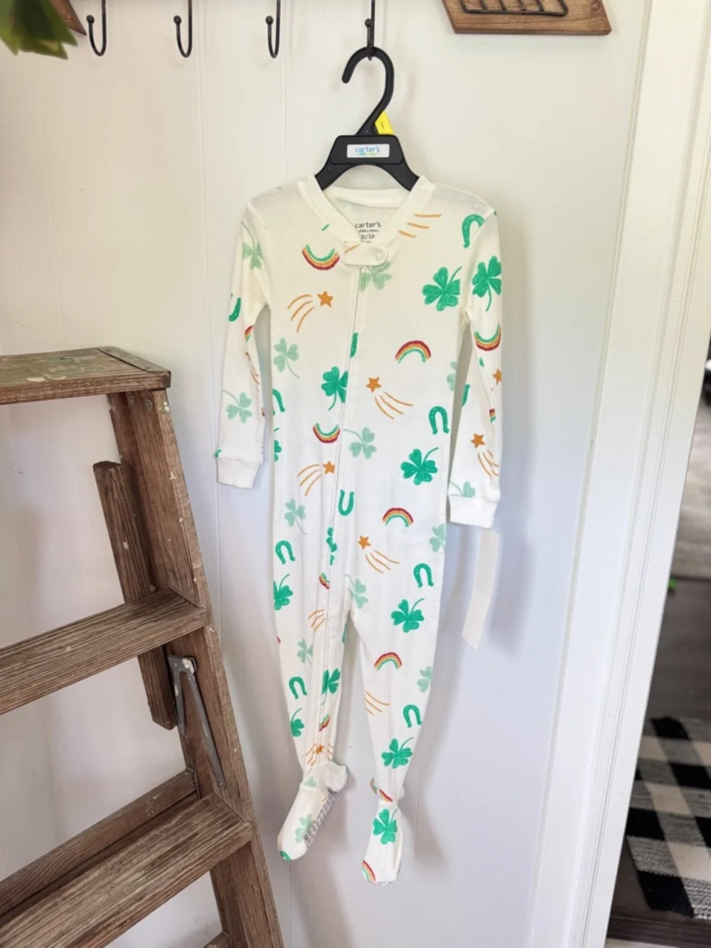 🌈☘️ NWT Carter’s 100% Cotton Shamrock Footie Sleeper 3T - Picture 1 of 7